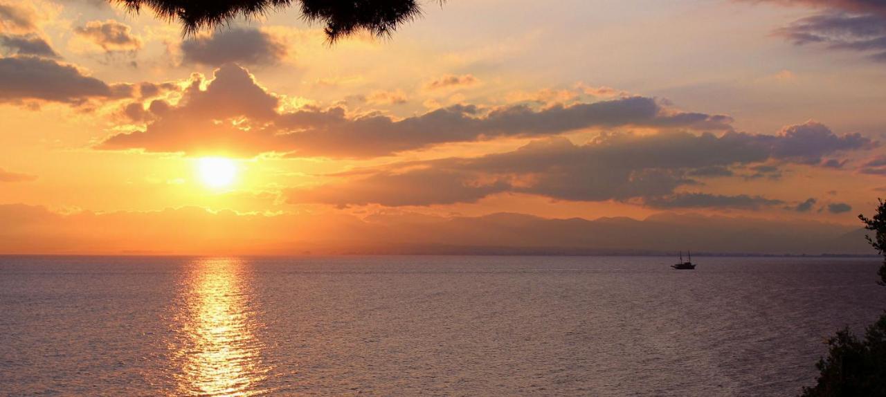 Naftilos Blue View Retreat Avia Экстерьер фото
